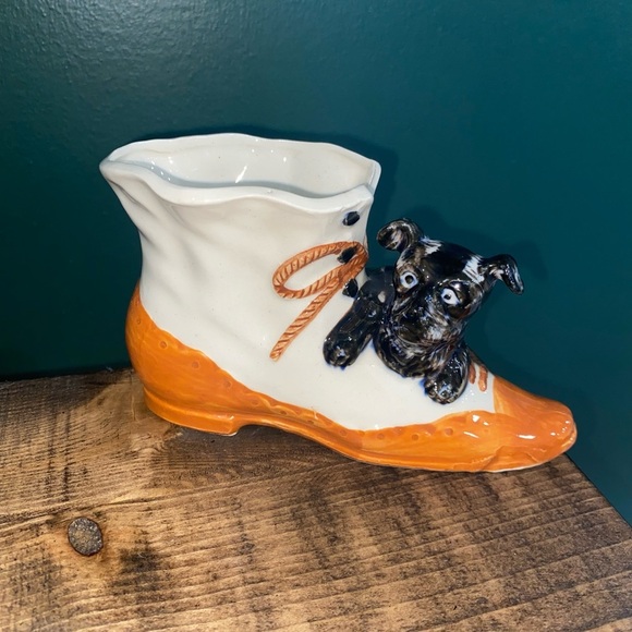 Vintage Shawnee Pottery Planter - Picture 2 of 7